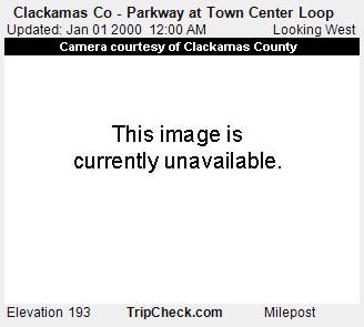 Traffic Cam Clackamas Co - Parkway at Town Center Loop